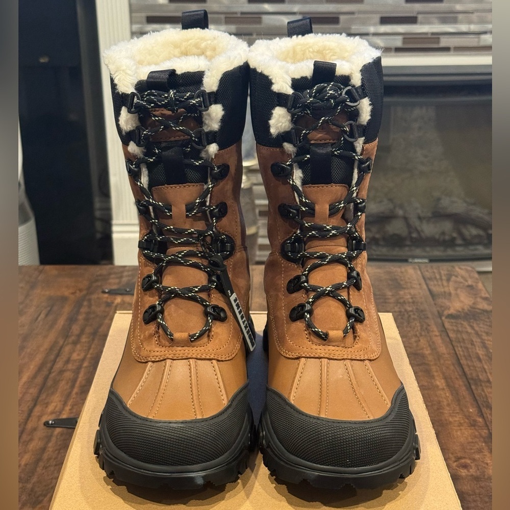 UGG Adirondack Meridian Boot - Picture 2 of 12